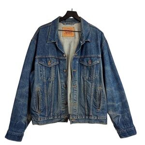 Vintage Levi’s 70506-0216 Distressed Denim Trucker Jacket Mens - 48